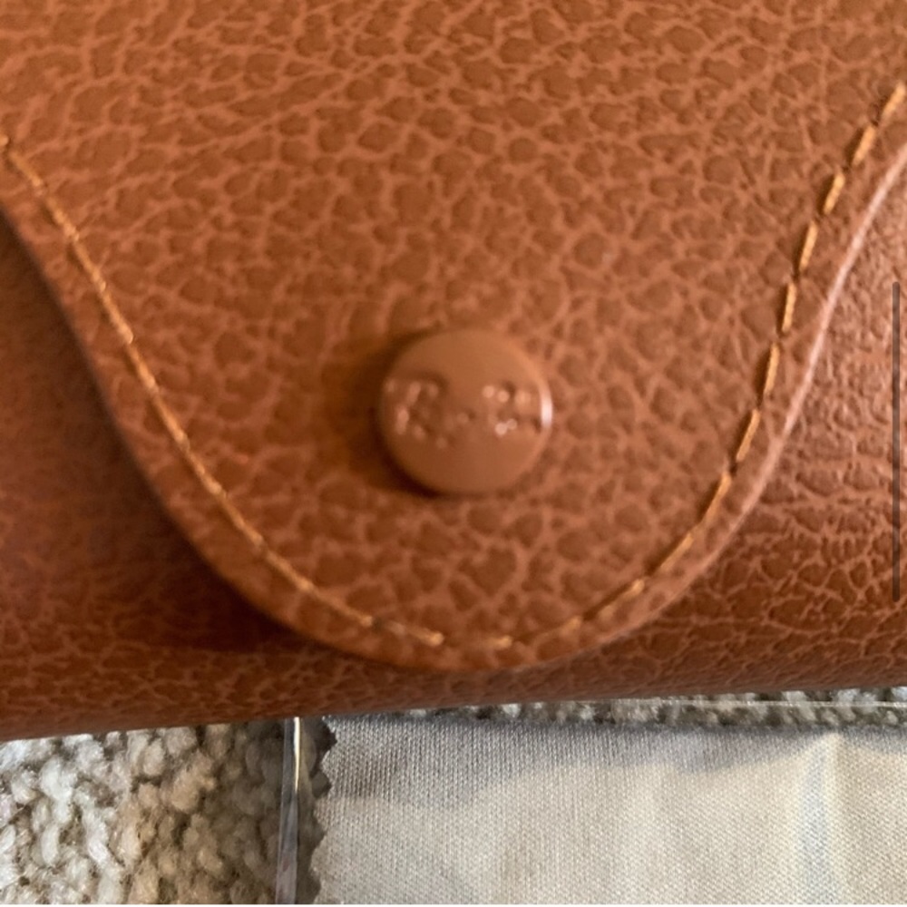 Ray-Ban Sunglass Case and Microfiber Lens Cloth - BRAND NEW! - Picture 3 of 9